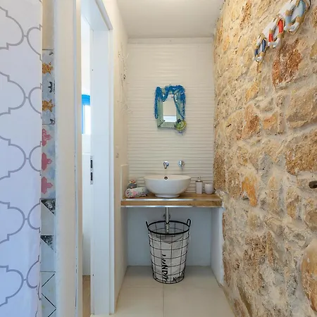 Holiday home Awesome In Mihelici With Wifi *