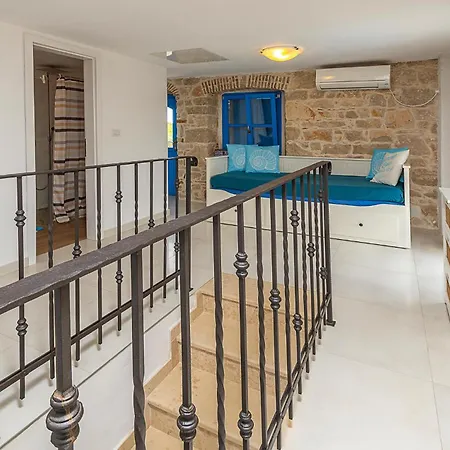 Holiday home Awesome In Mihelici With Wifi