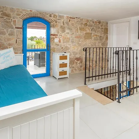 Holiday home Awesome In Mihelici With Wifi *
