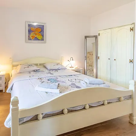 Holiday home Awesome In Mihelici With Wifi Buici (Istria)