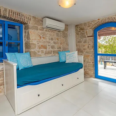 Holiday home Awesome In Mihelici With Wifi *