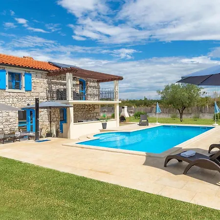 Holiday home Awesome In Mihelici With Wifi Buici (Istria)